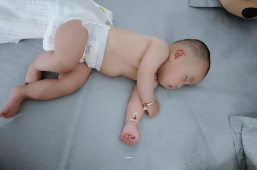 代怀包生男孩机构怀孕多久肚子会胀气